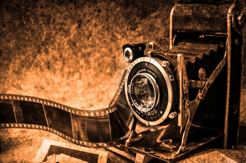 photographe-ST CYR SUR MER-min_light-wood-night-camera-photography-vintage-1245236-pxhere.com